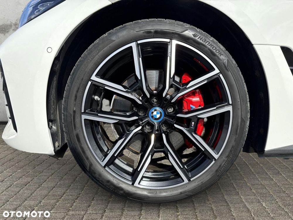 BMW i4 - 4