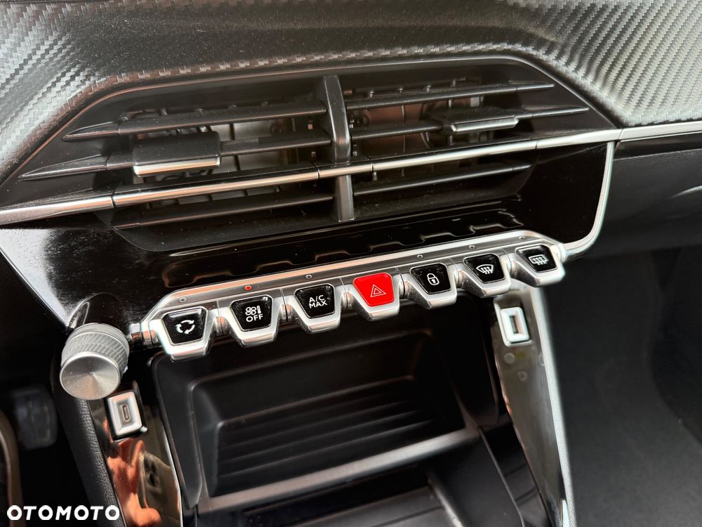 Peugeot 2008 PureTech 130 EAT8 Active - 14