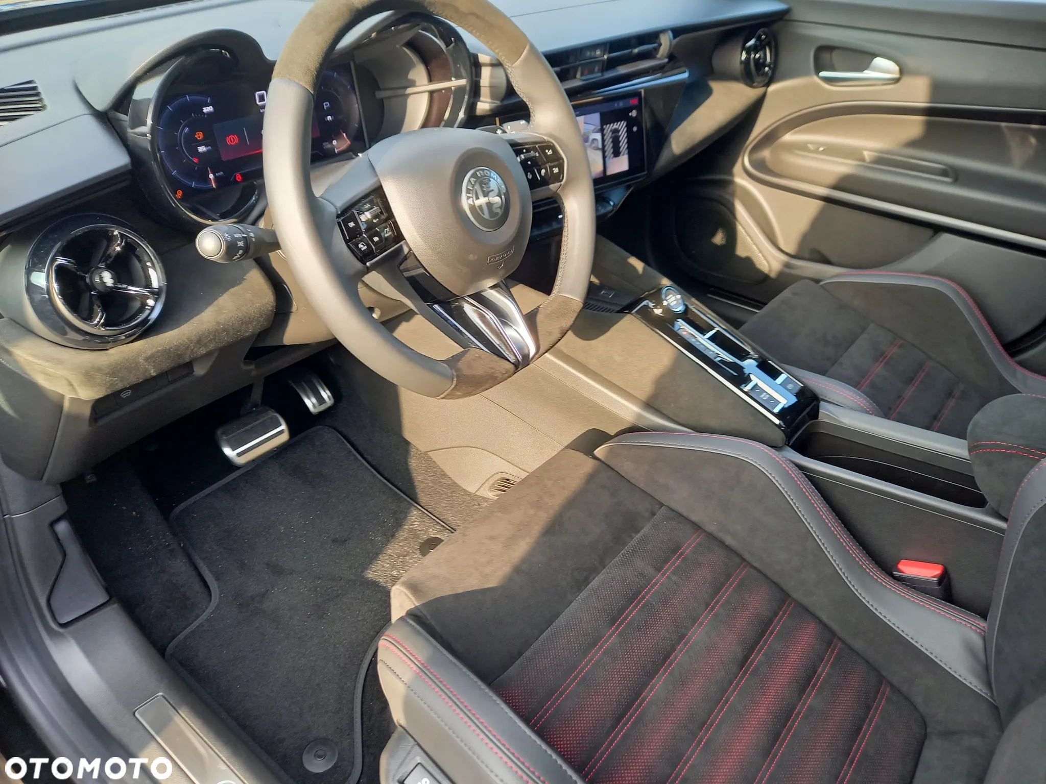Alfa Romeo Junior 1.2 mHEV Ibrida Speciale eDCT - 14