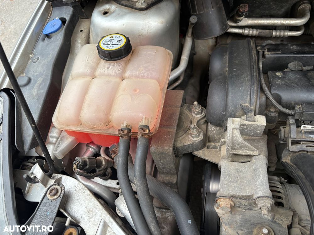 Ford Focus 1.6 16V Aut. Titanium - 19