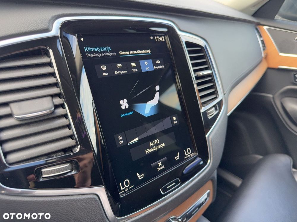 Volvo XC 90 - 21