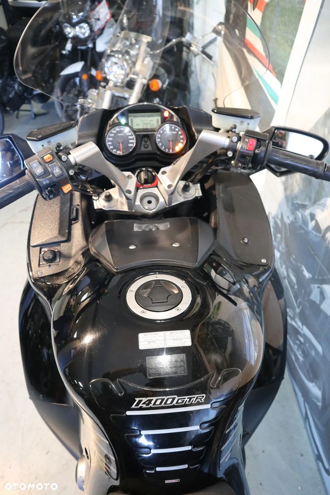 Kawasaki GTR - 14