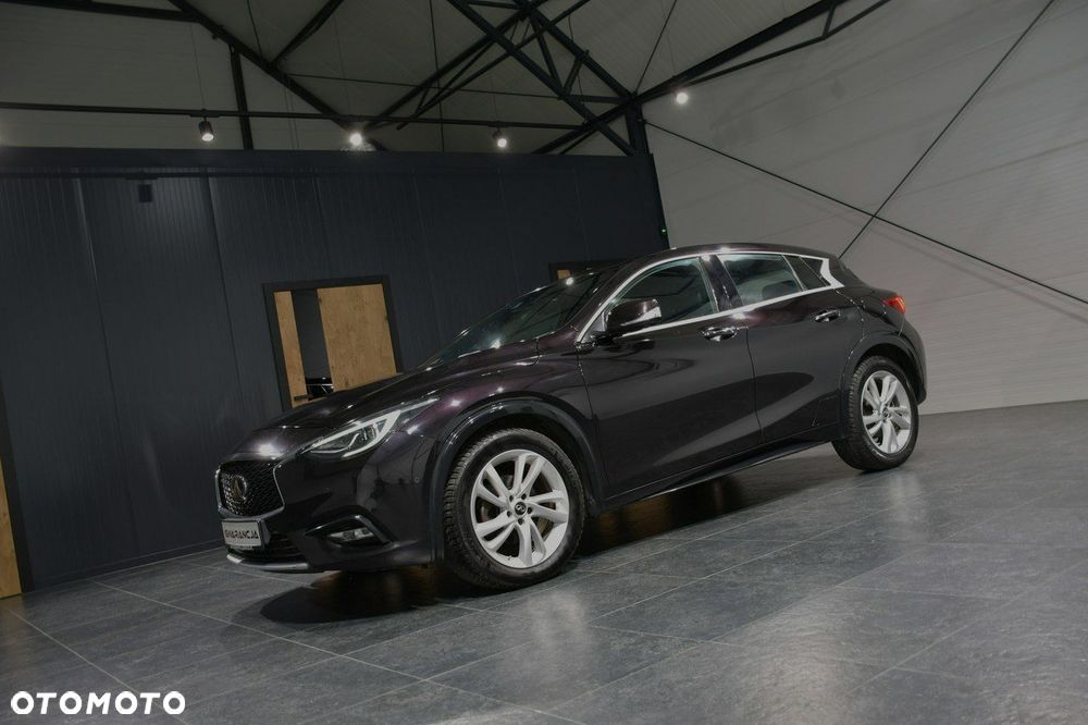 Infiniti Q30 1.6t DCT Premium Tech - 1