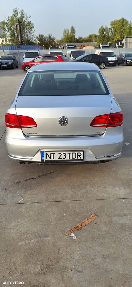 Volkswagen Passat 1.6 TDI BlueMotion - 8