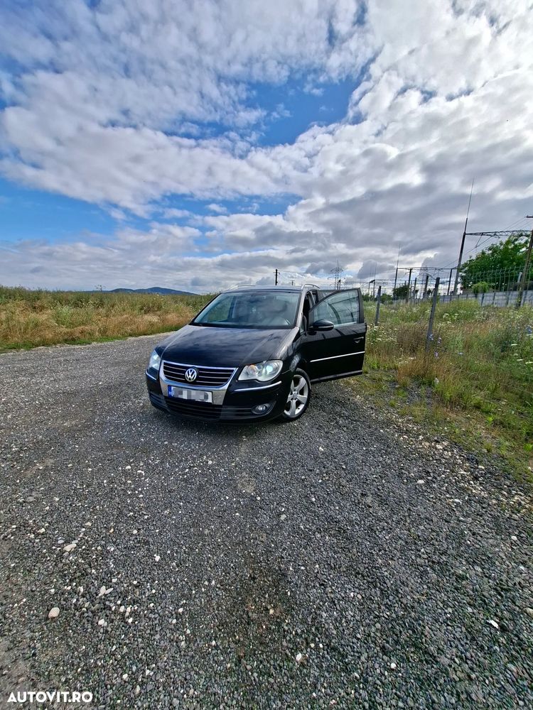 Volkswagen Touran 2.0 TDI DPF DSG Highline - 3