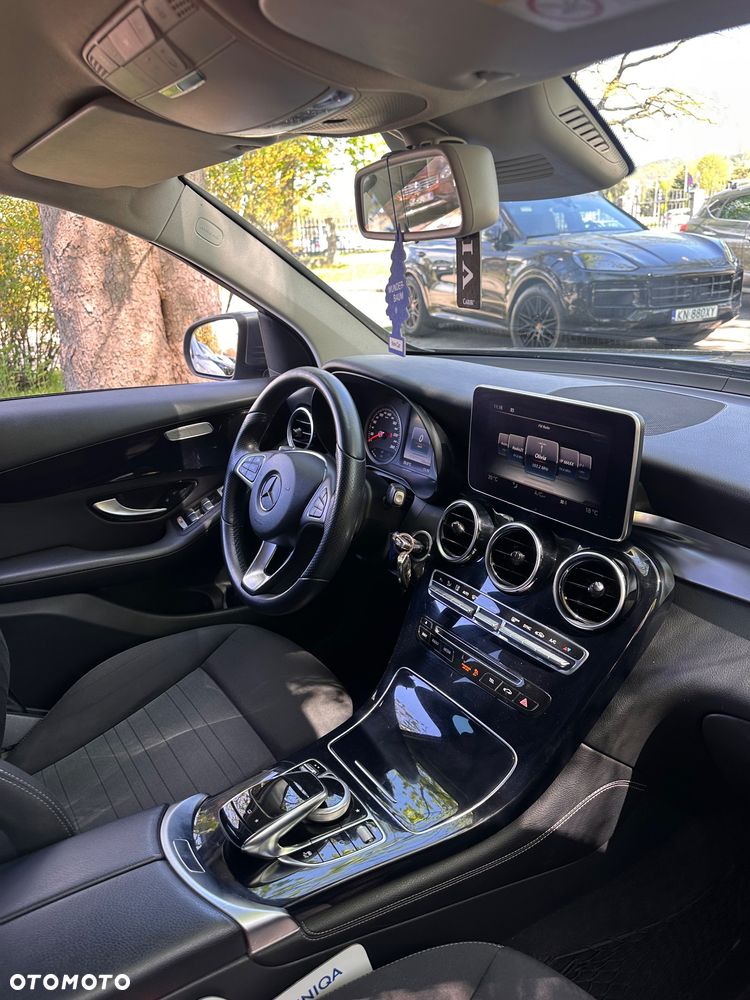 Mercedes-Benz GLC - 27