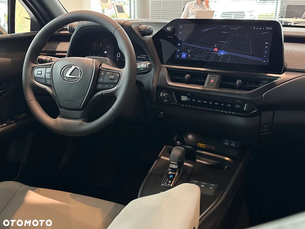 Lexus UX - 13