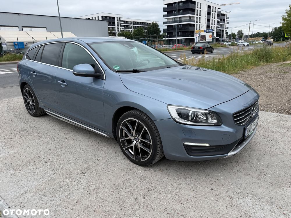 Volvo V60 D2 Summum - 3