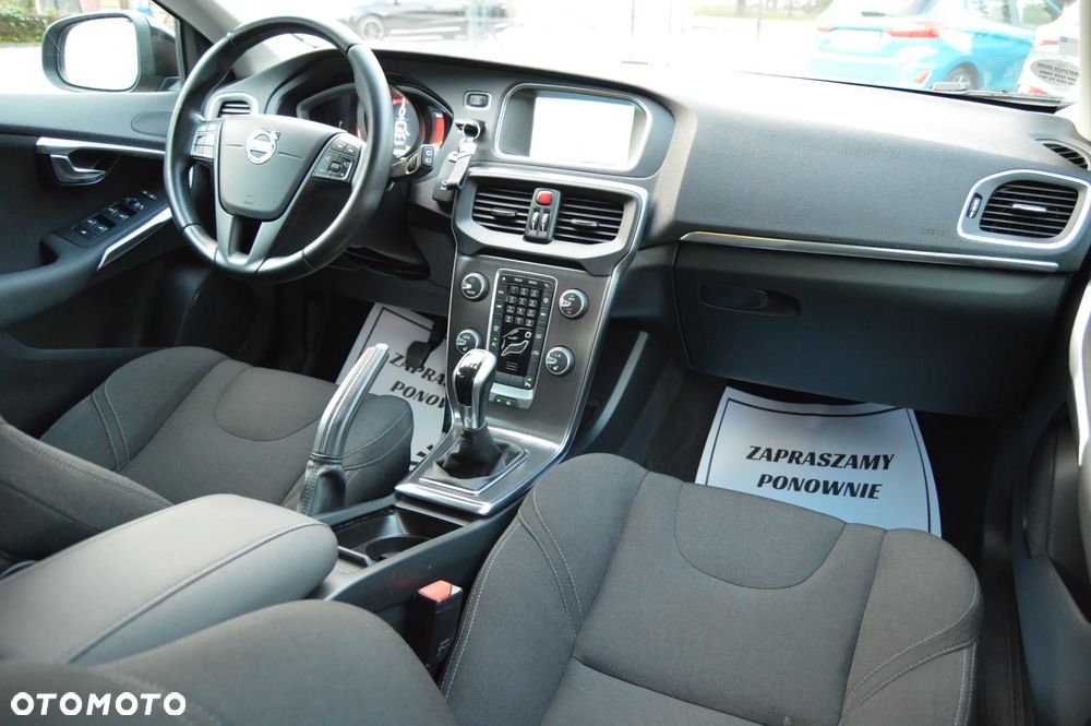 Volvo V40 D2 Momentum - 35