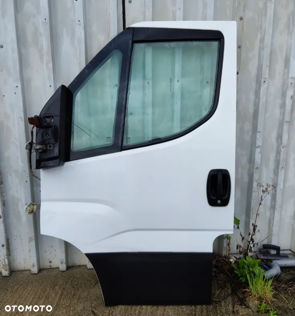 IVECO DAILY VI 14- DRZWI LEWE PRAWE BIAŁE