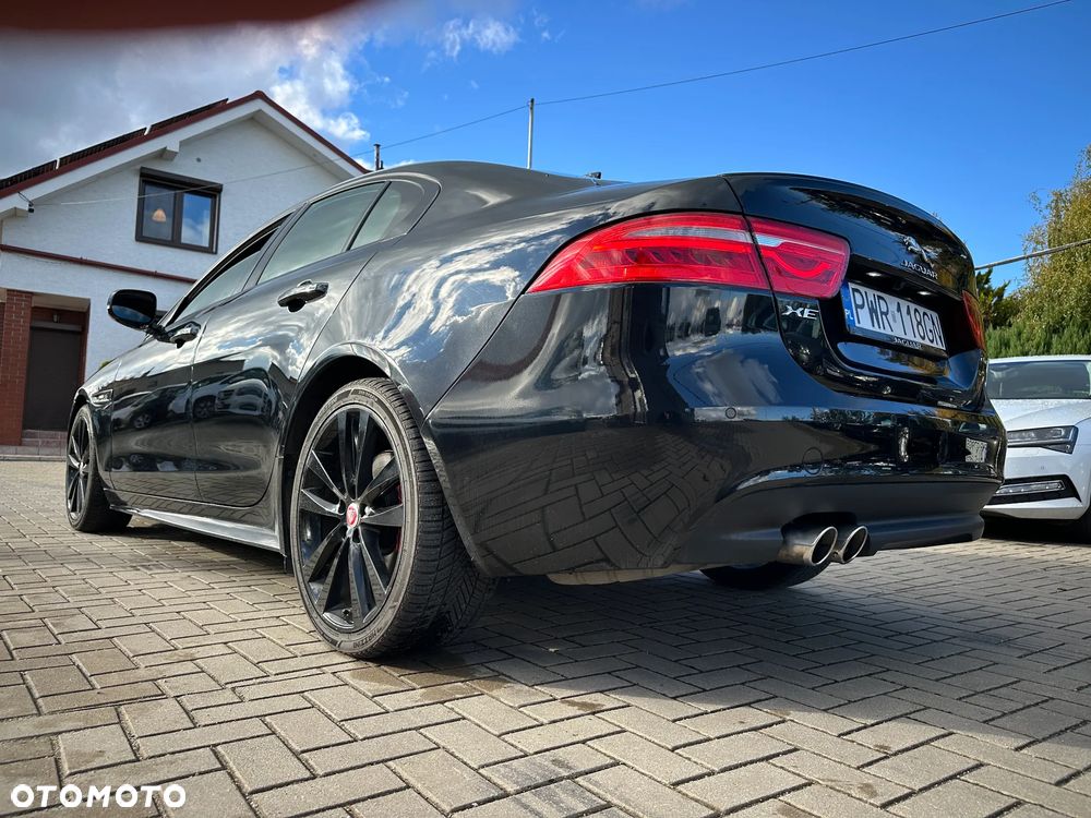 Jaguar XE - 34