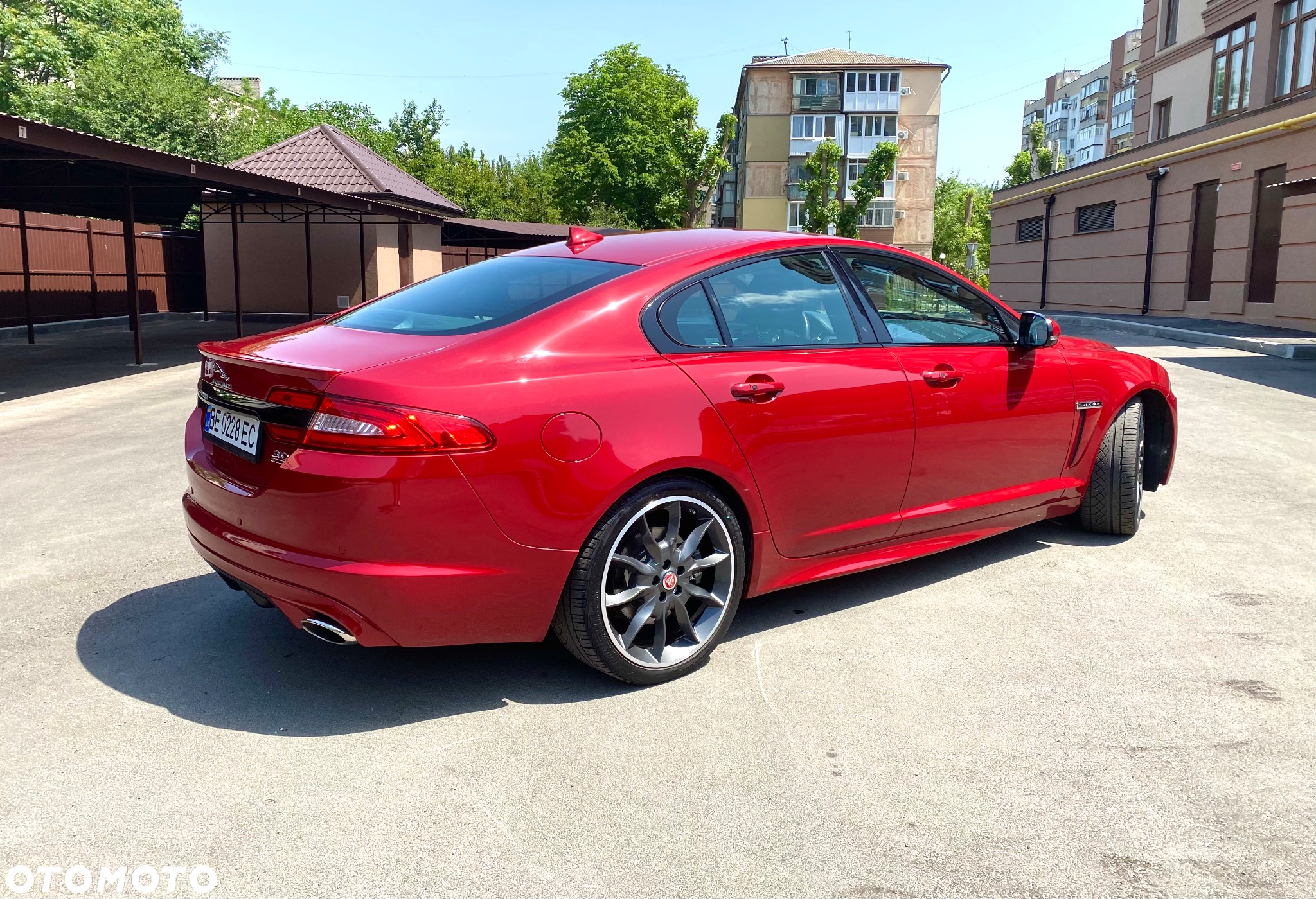 Jaguar XF 3.0 T AWD R-Sport - 4