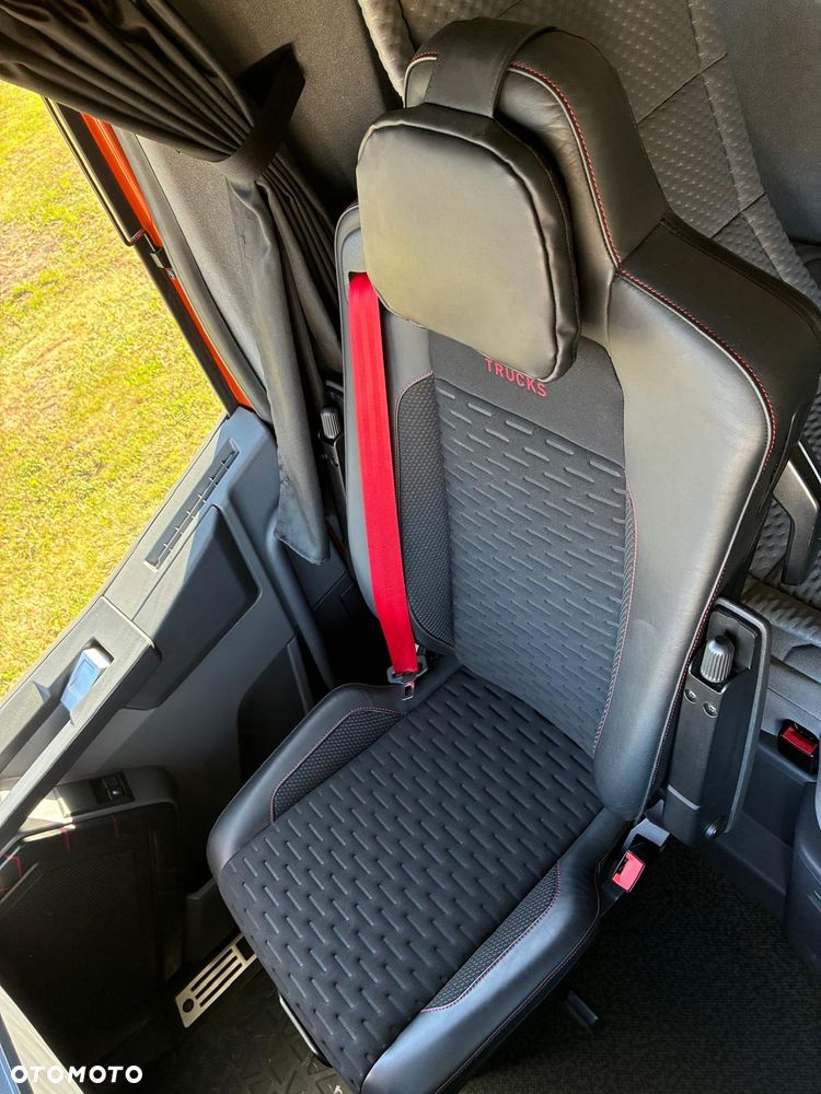 Renault T480 HIGH SLEEPER CAB - 17