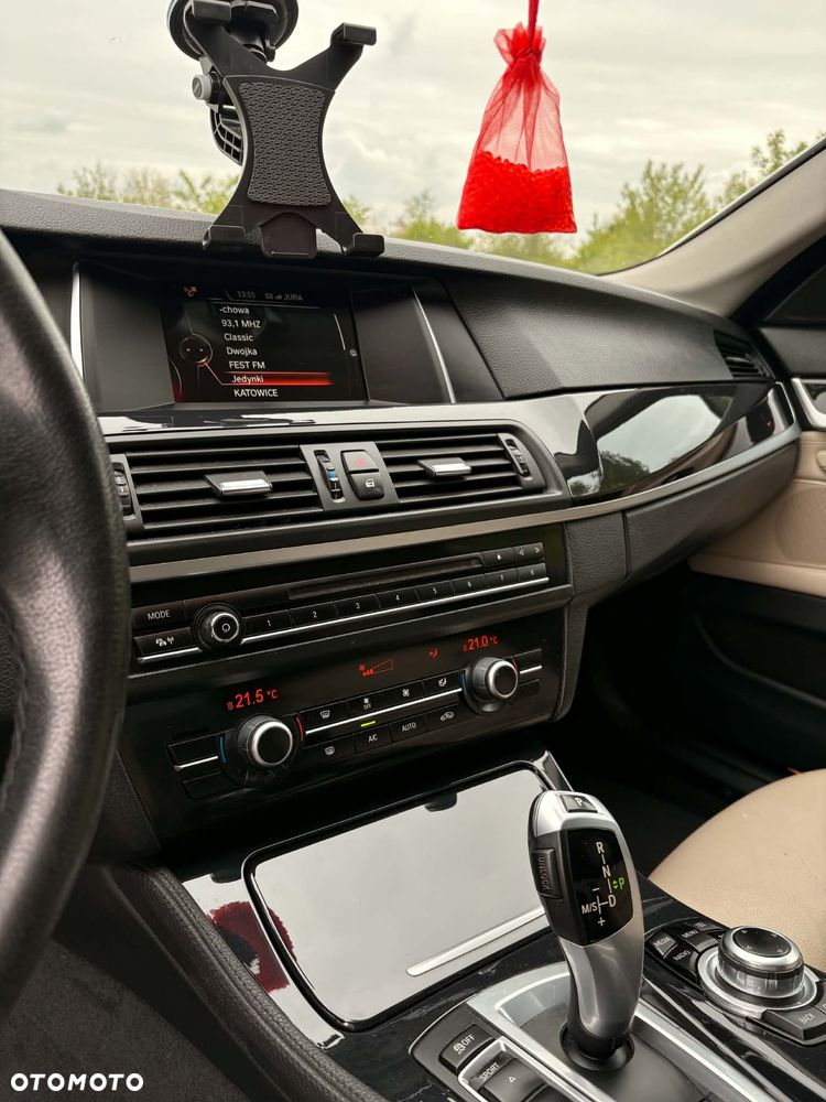 BMW Seria 5 520d xDrive - 13