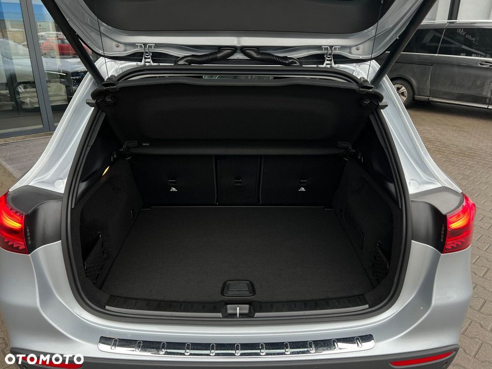 Mercedes-Benz GLA - 22