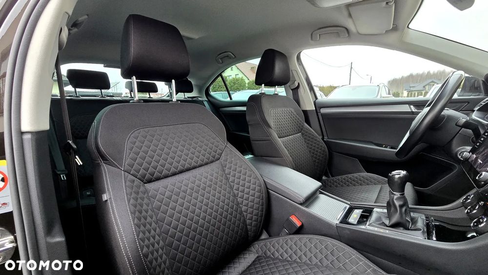 Skoda Superb 2.0 TDI Style - 28