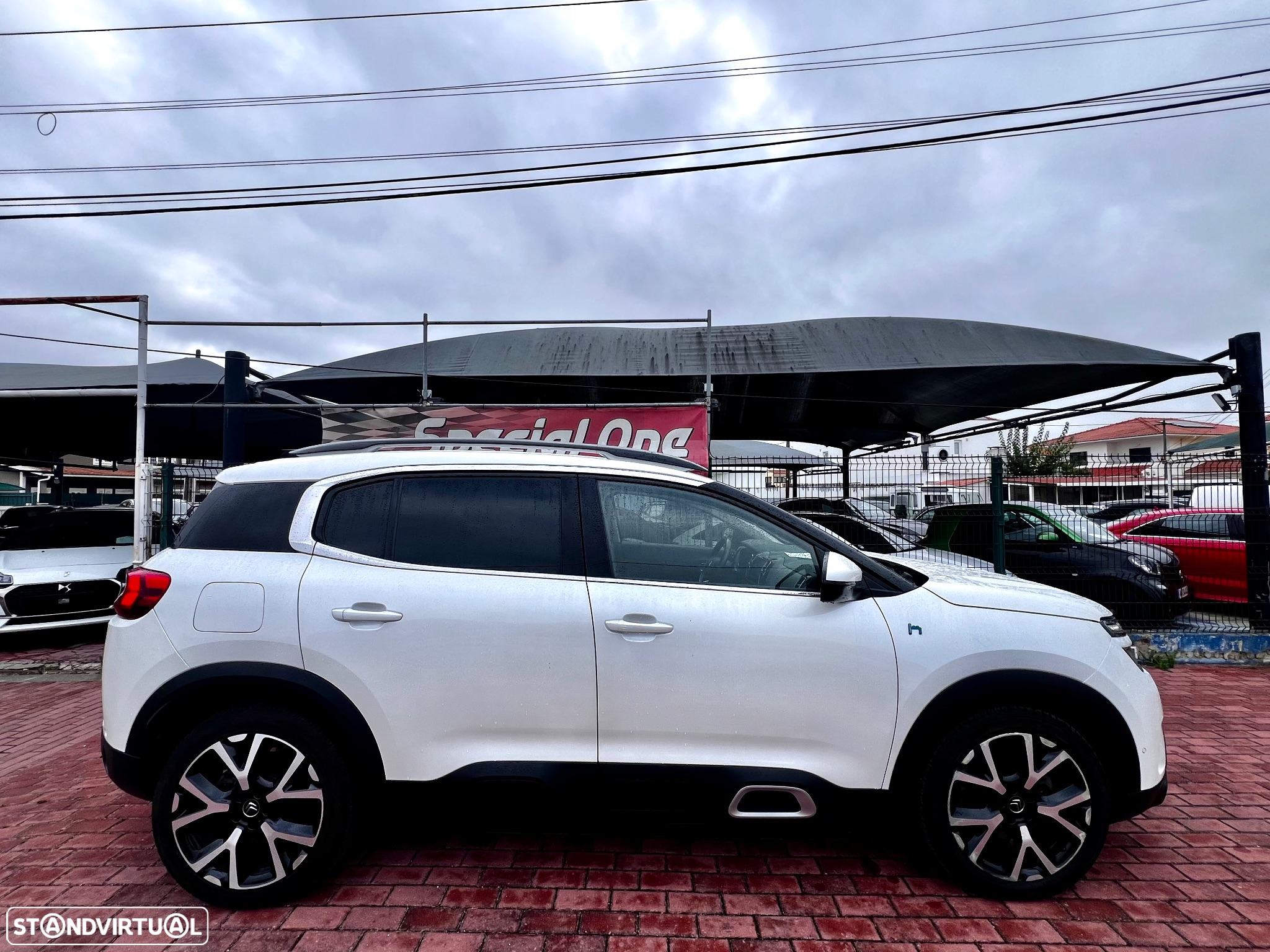 Citroën C5 Aircross 1.6 Hybrid Shine e-EAT8 - 2