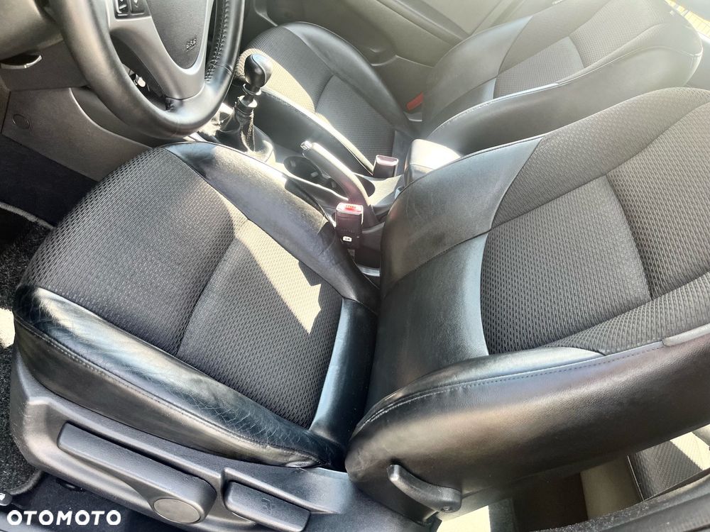 Hyundai i30 2.0 Premium - 30