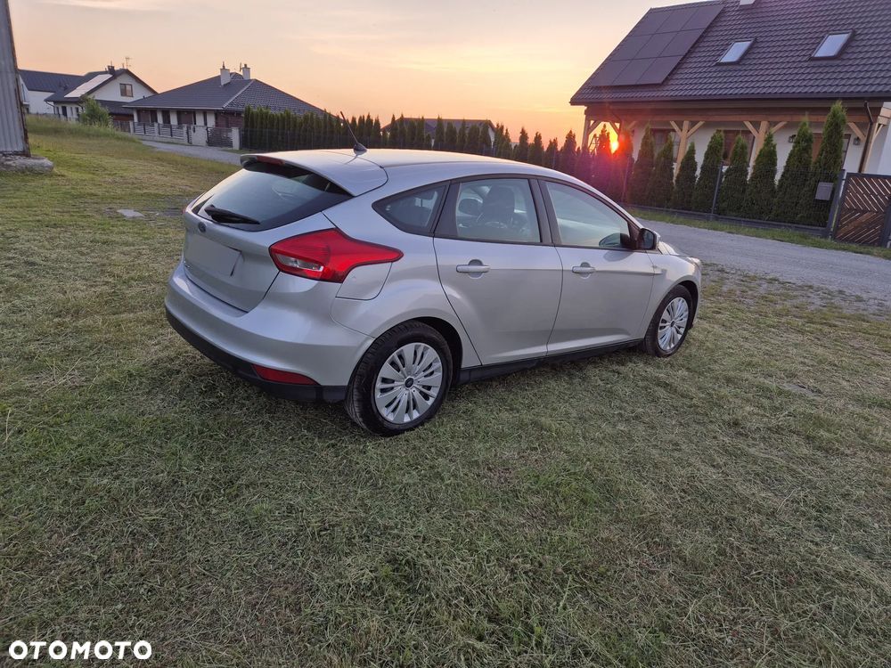 Ford Focus 1.6 Trend - 4