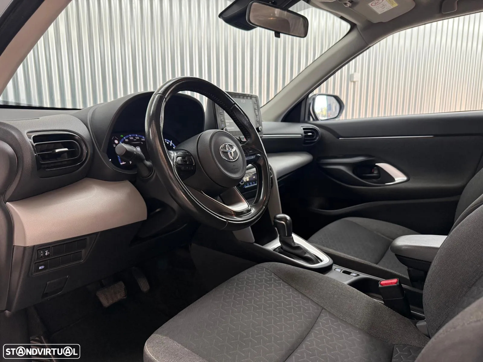 Toyota Yaris Cross 1.5 HDF Comfort Plus - 15