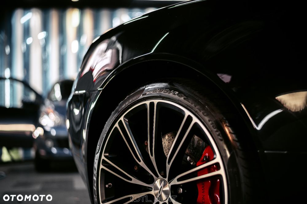 Aston Martin DB9 - 30