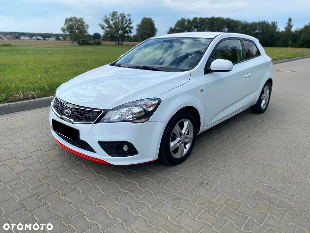 Kia Ceed - 1