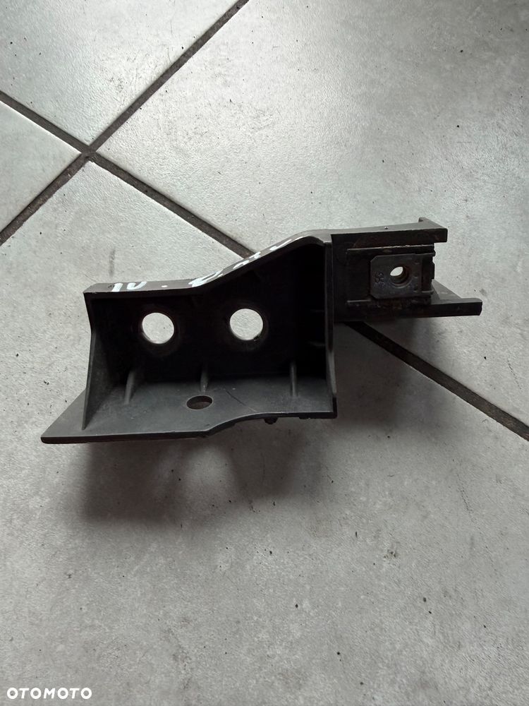 Ślizg prawy lampy 622208499R Renault Master IV 19- - 1