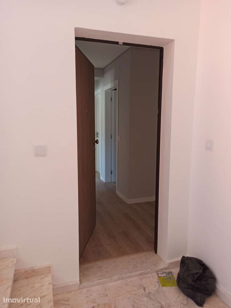 T3 para Arrendamento | 120 m² + Arrecadação com 30 m² | Azeitão - Grande imagem: 4/22