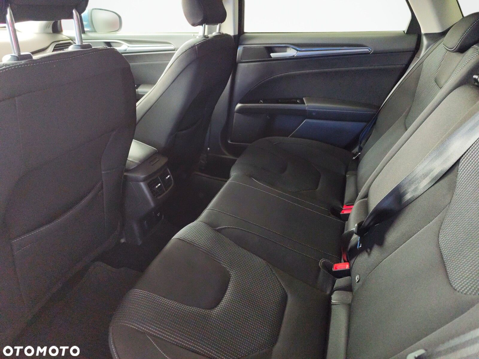 Ford Mondeo - 12