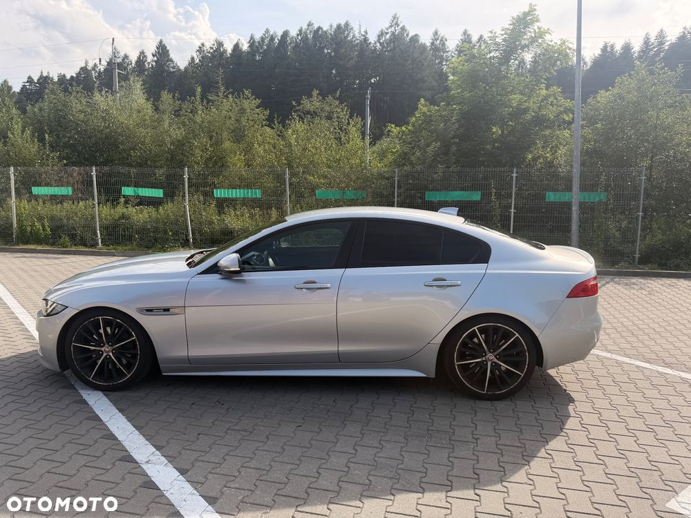 Jaguar XE 2.0 D AWD R-Sport - 5