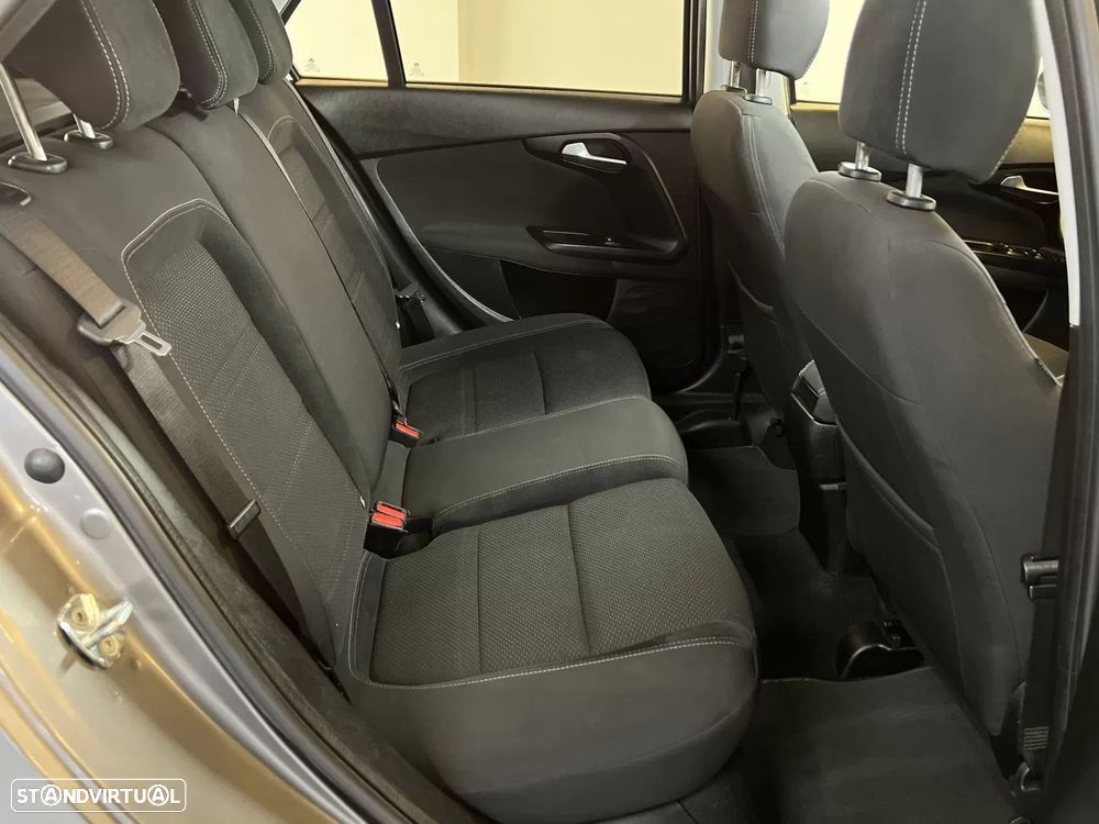 Fiat Tipo Station Wagon 1.3 M-Jet Lounge Tech - 16