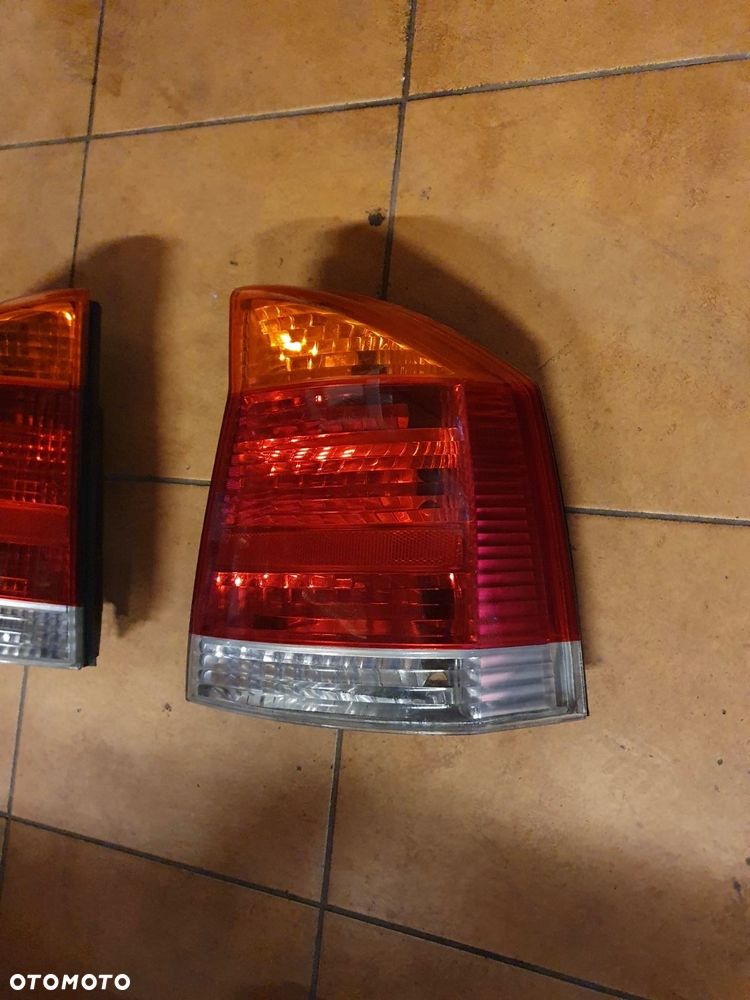 LAMPA L/P TYŁ OPEL VECTA C - 5