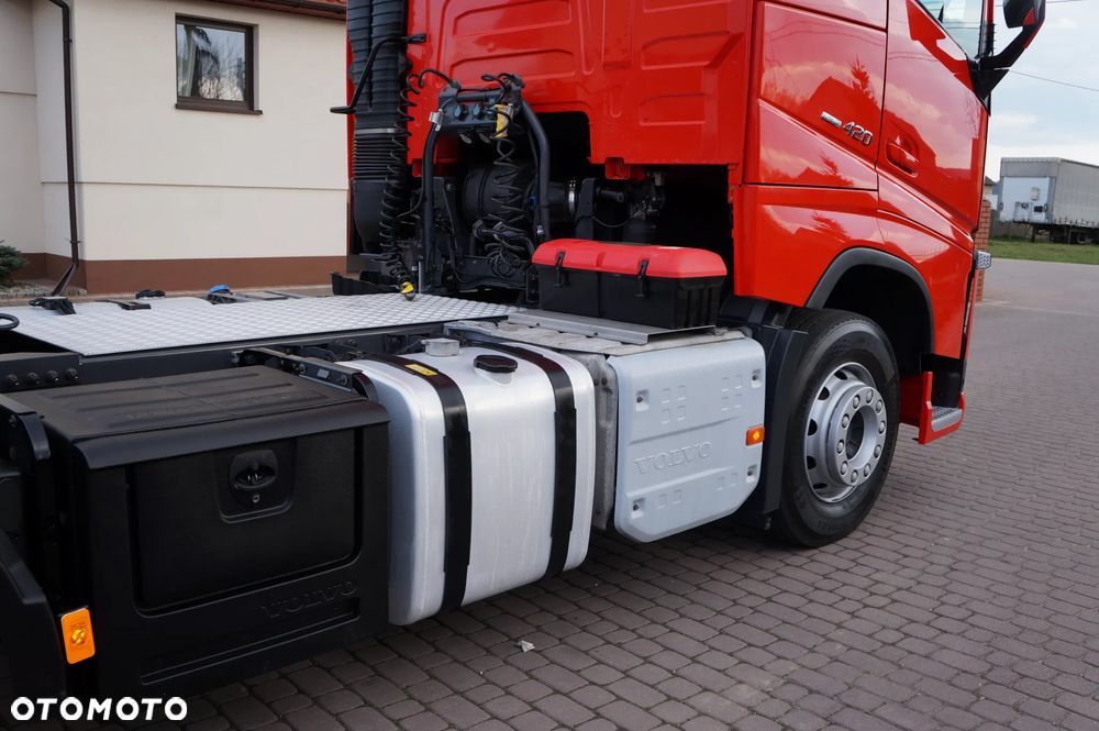 Volvo FH 4 EURO 6 GLOBETROTTER NISKI PRZEBIEG PEŁEN SERWIS - 6