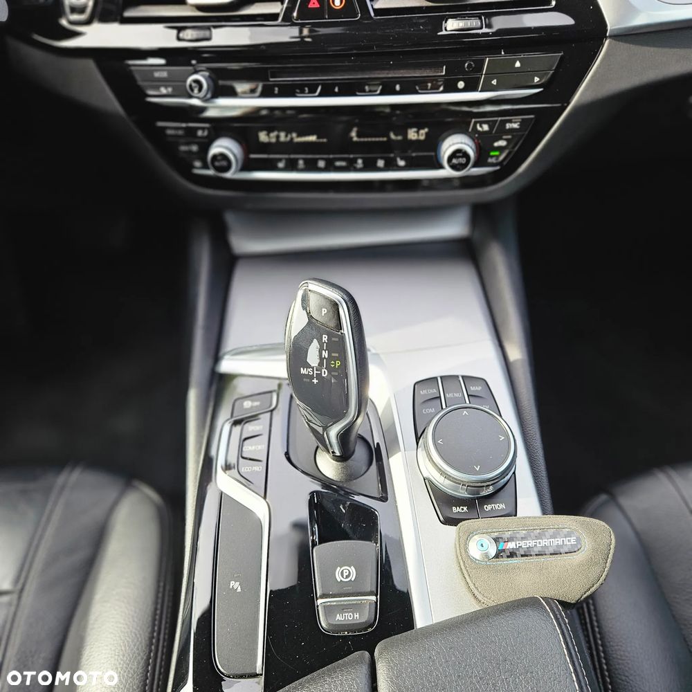 BMW Seria 5 520i M Sport sport - 24