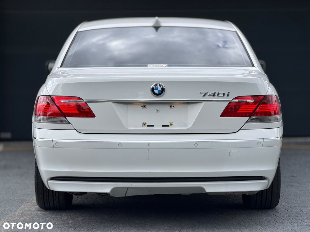 BMW Seria 7 740i - 13