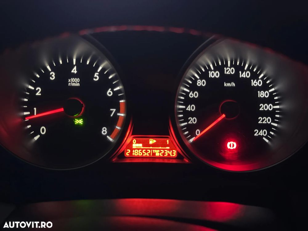 Mazda 3 2.0 MZR DISI Exclusive-Line - 10