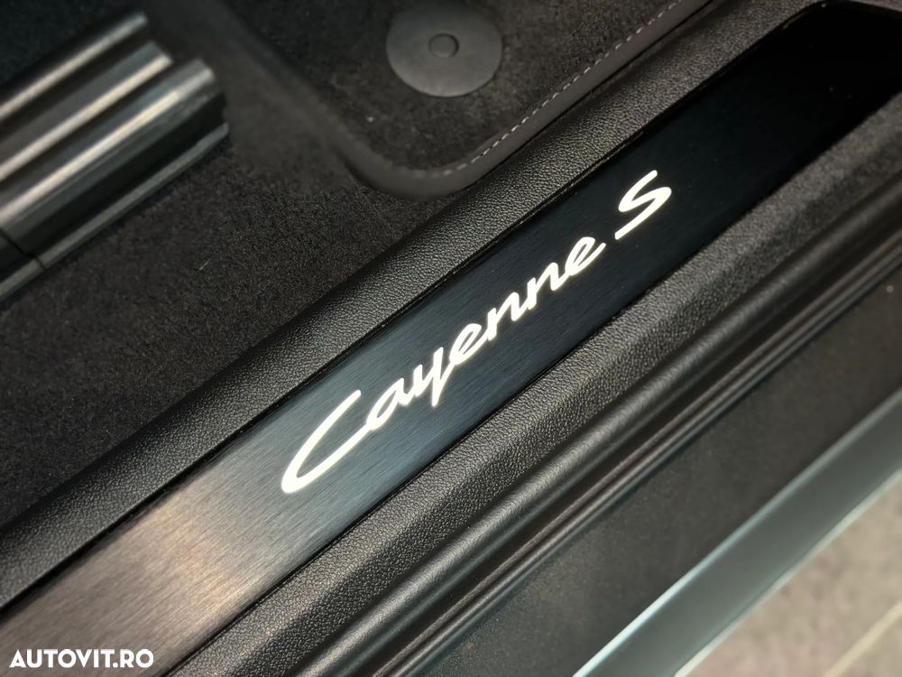 Porsche Cayenne - 17