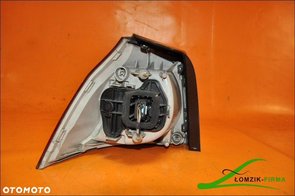 LAMPA PRAWA TYLNA TYŁ VOLKSWAGEN GOLF V 1K6945096E - 2