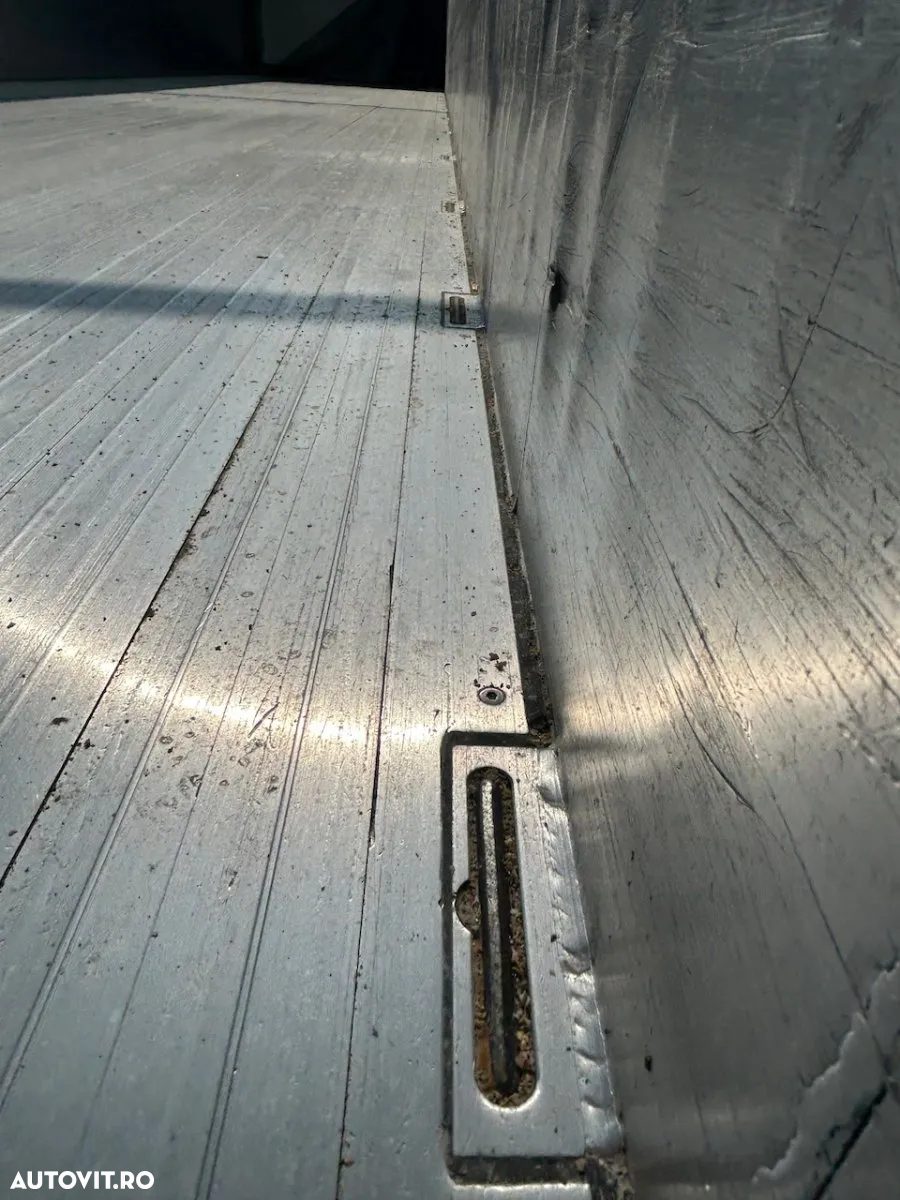 Alta Peischl, walking floor, 2022, factura externa - 11