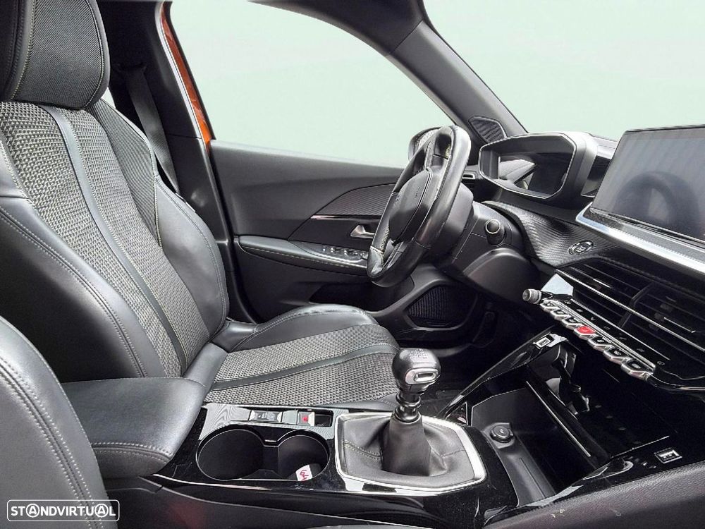 Peugeot 2008 1.2 PureTech GT Line - 19