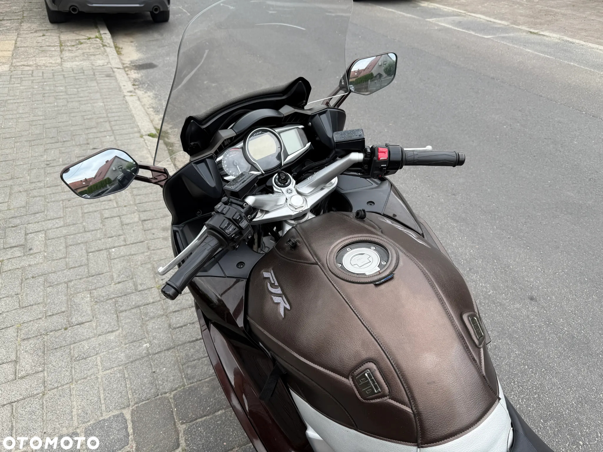 Yamaha FJR - 11