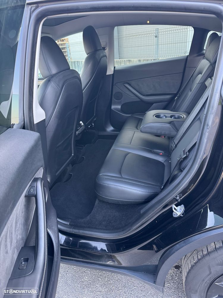 Tesla Model Y Standard - 25