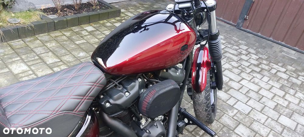 Harley-Davidson Softail Street Bob - 13