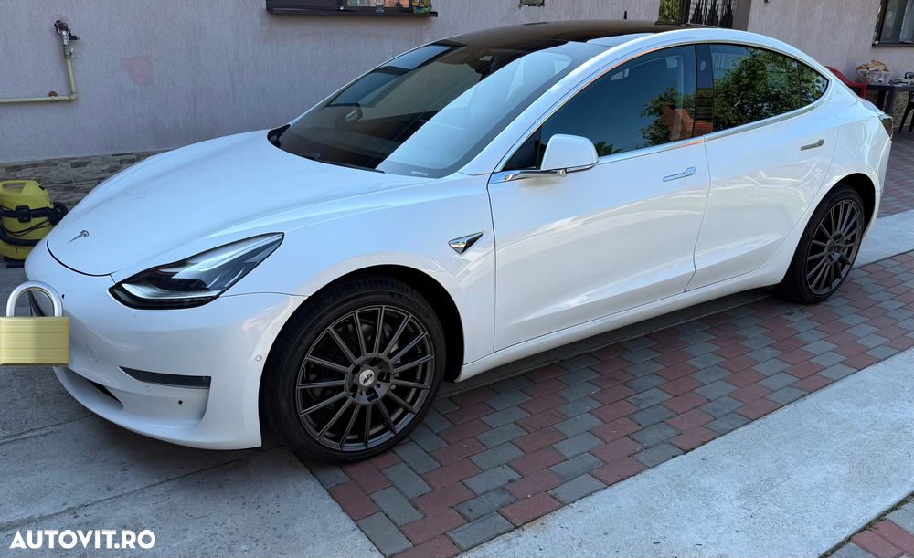 Tesla Model 3 Langstreckenbatterie Allradantrieb Dual Motor - 1