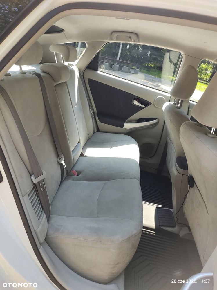 Toyota Prius 1.8 HSD Prestige - 12