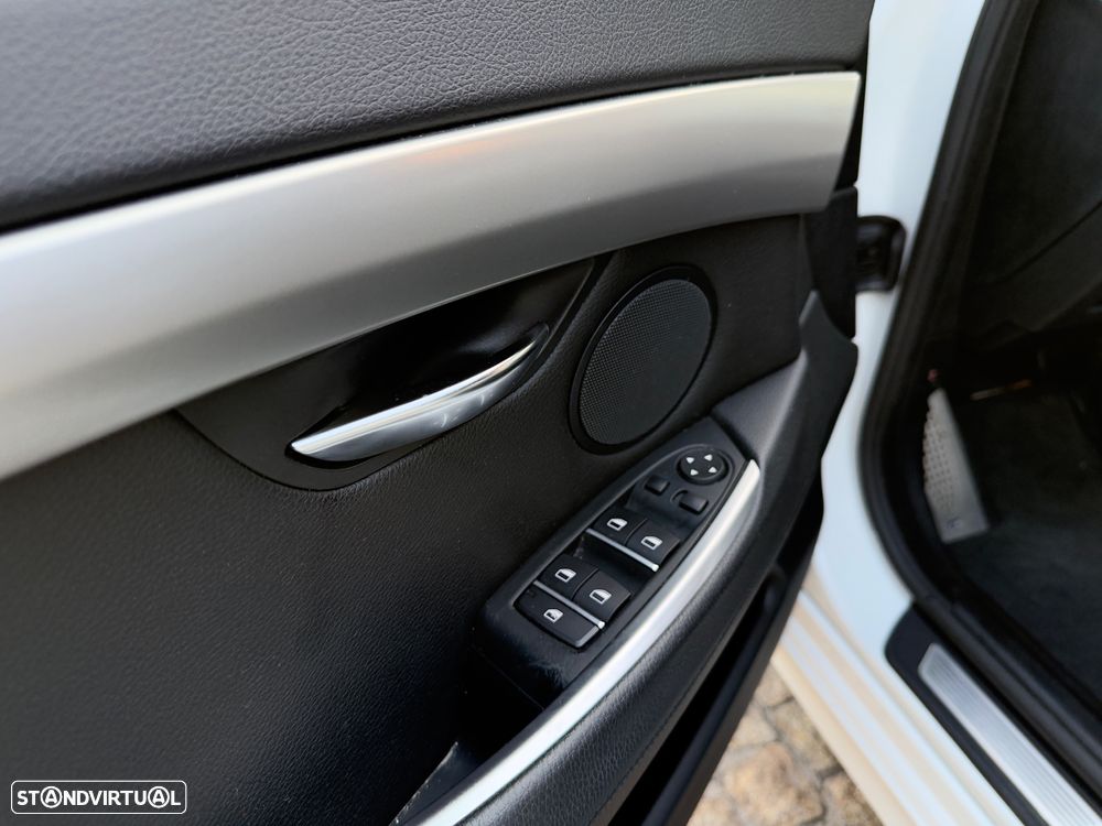 BMW 520 Gran Turismo d Pack M - 40