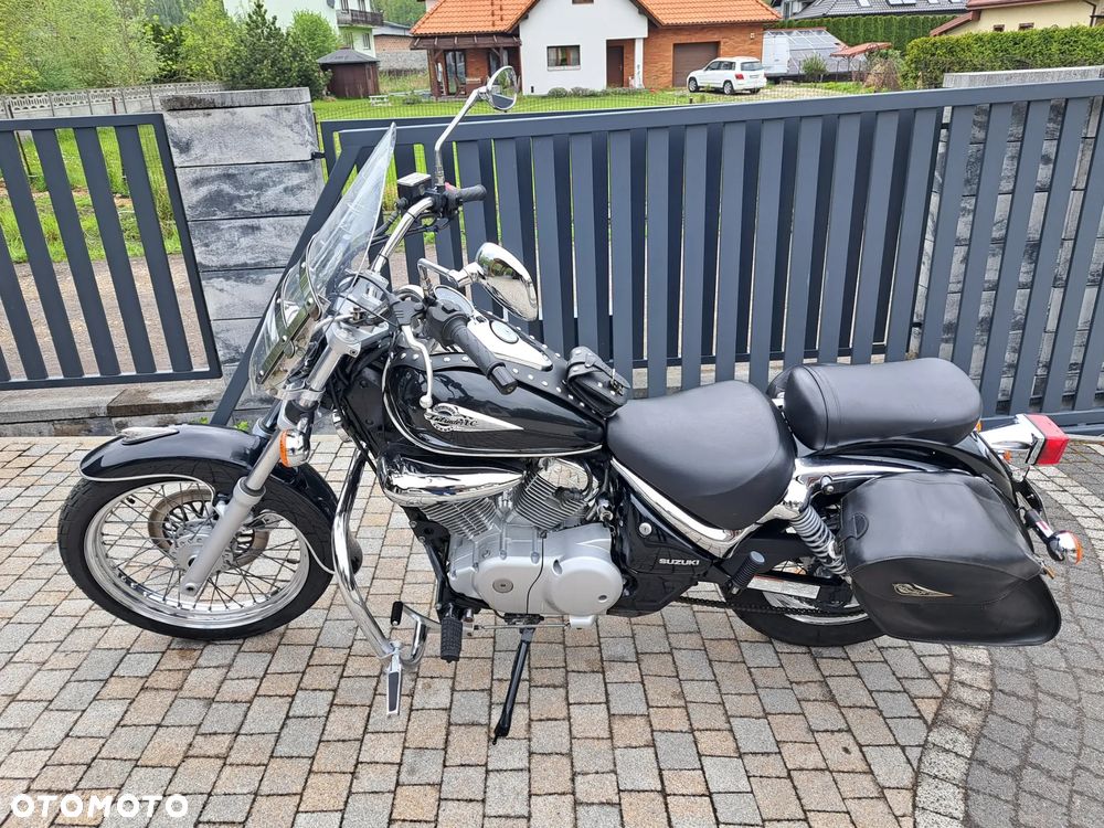 Suzuki Intruder - 9