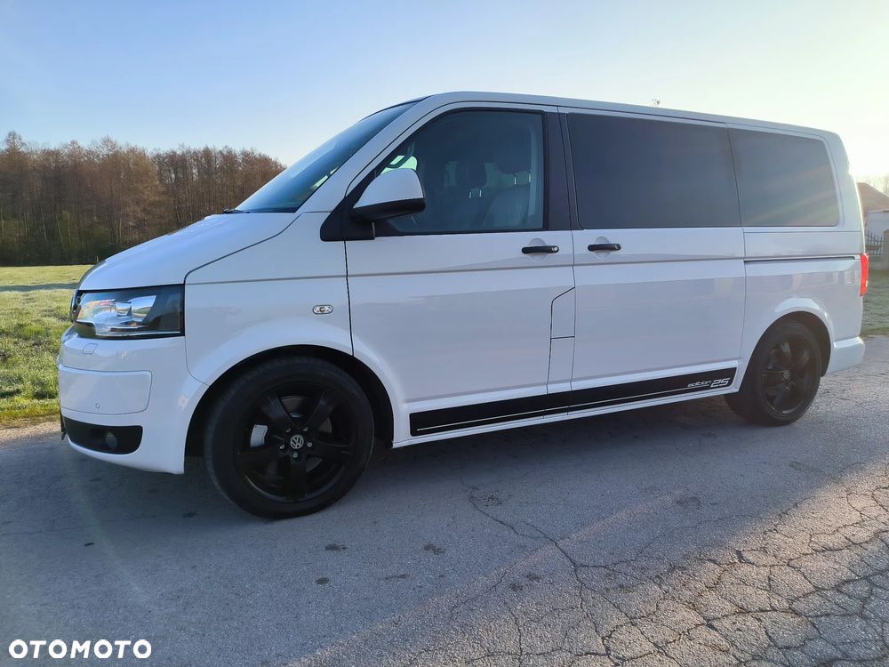 Volkswagen Multivan - 11