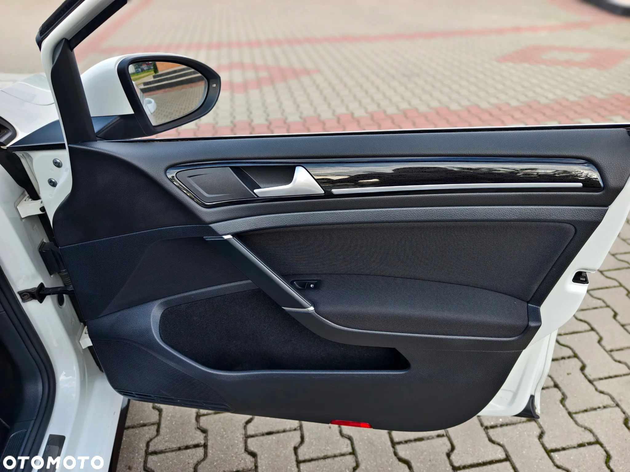 Volkswagen Golf 2.0 TDI SCR Highline - 17