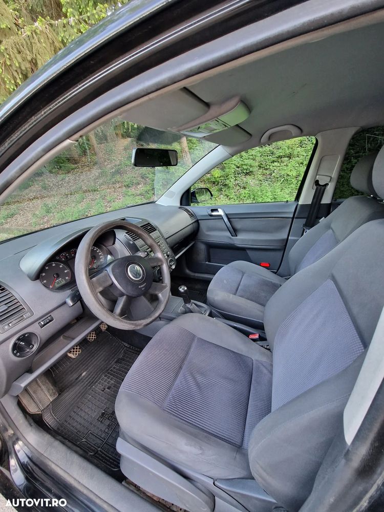 Volkswagen Polo 1.6 Tour - 17
